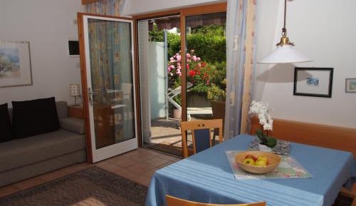 Apartment with Garden View