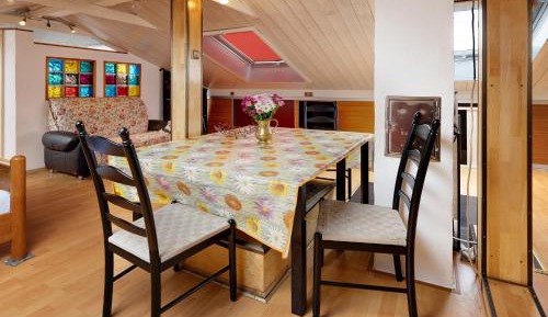 Superior One-Bedroom Apartment