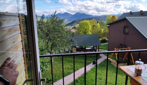 Apartment with Mountain View