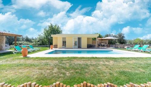 Two-Bedroom Holiday Home