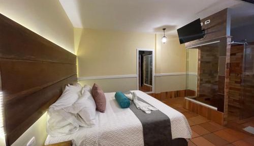 Studio with Spa Bath