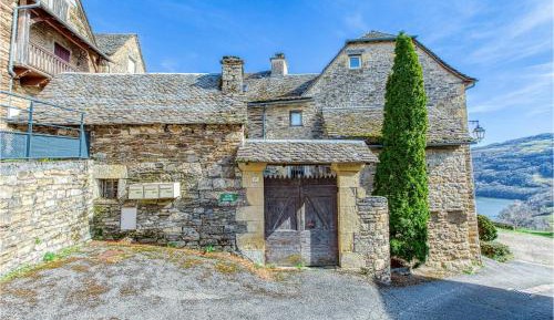 Four-Bedroom Holiday Home