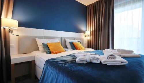 Deluxe Double Room (2 Adults + 1 Child)