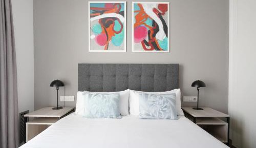 Large 2 Bedroom Apartment with Balcony and Sofa Bed
