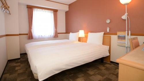 Twin Room - Non-Smoking