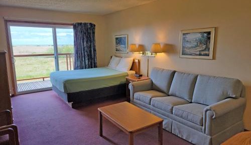 	2nd Floor Condo - Ocean View with Balcony (Non Pet Friendly)
