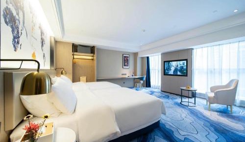 Light Twin Room