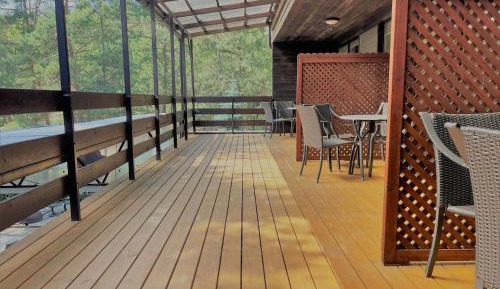 One-Bedroom Apartment with Terrace