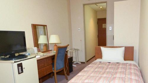 Single Room with Private Toilet - Smoking