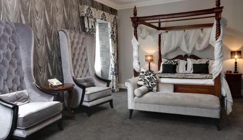 Four Poster Room
