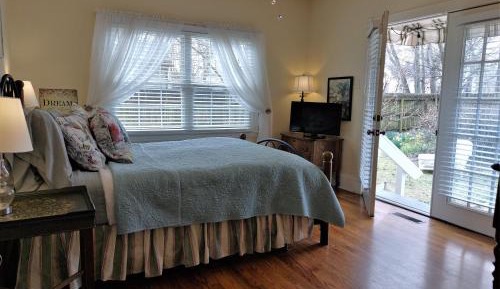 One-Bedroom Cottage