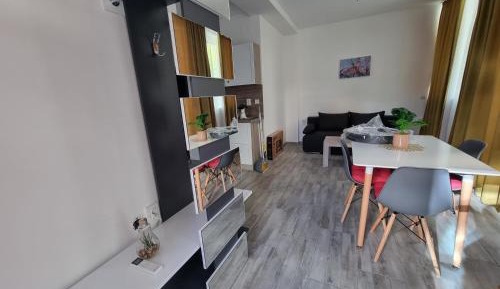 Apartment with Garden View