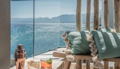 Two-Bedroom Apartment with Balcony and Sea View