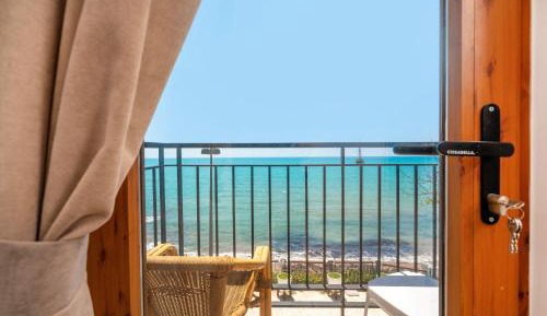 Double or Twin Room with Sea View