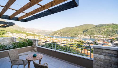 Studio Apartment with Terrace