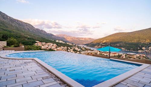 Studio Apartment with Hot Tub