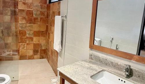 Deluxe Double Room (2 Adults + 1 Child)