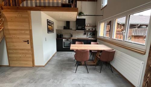 Apartment with Mountain View