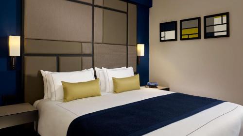 Executive Family Room (2 adults + 2 children)
