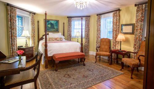 James Pierpont - Standard Queen Room