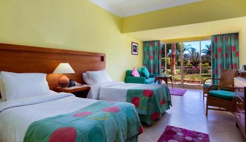 Superior Twin Room with Garden And Pool View