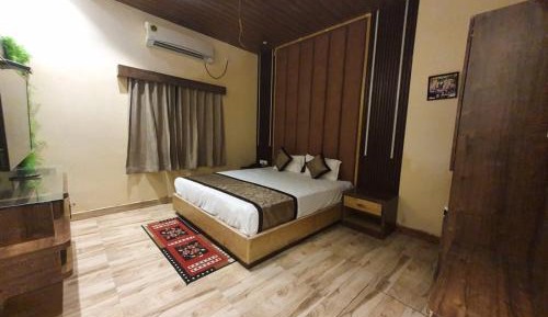 Queen Room