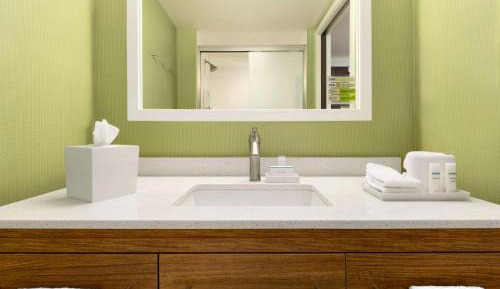 One-Bedroom King Suite - Non-Smoking