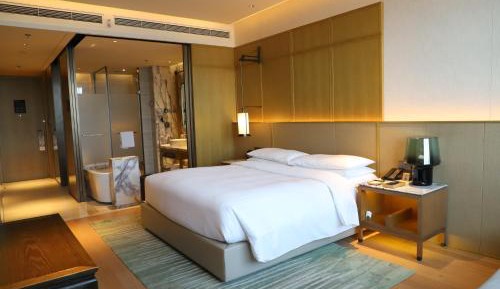 Grand Deluxe King Room