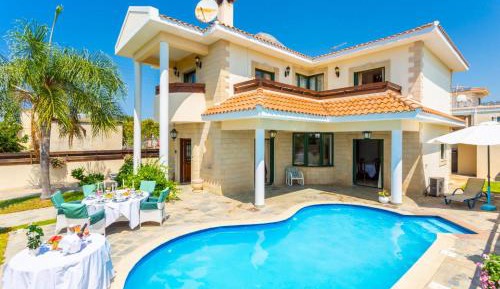  Villa with Private Pool