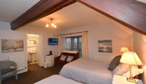Double or Twin Room with Bathroom