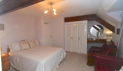 Double or Twin Room with Shower