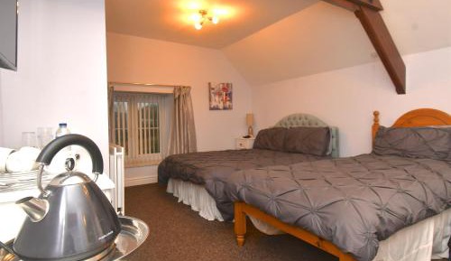 Double or Twin Room with Bathroom