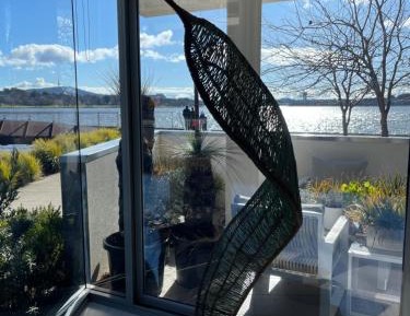Apartment with Lake View