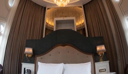 Executive Suite with, 1 King