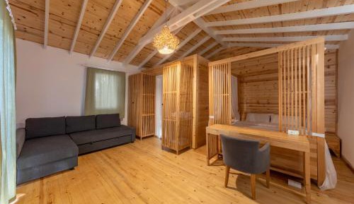 Superior King Suite