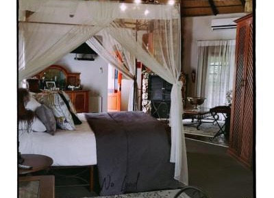 Honeymoon Suite
