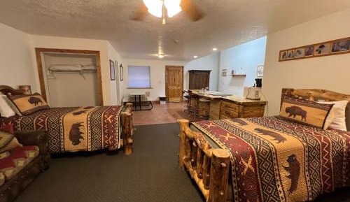 Deluxe King Suite
