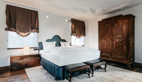 Suite with Balcony - Old building