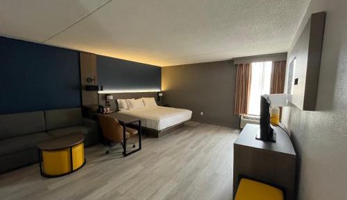 King Suite - Non Smoking