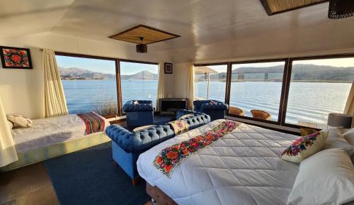Suite with Lake View