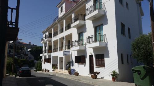 One-Bedroom Apartment (2 Adults)