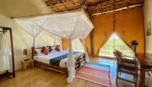 Deluxe Bamboo Room