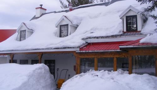 Three-Bedroom Holiday Home 