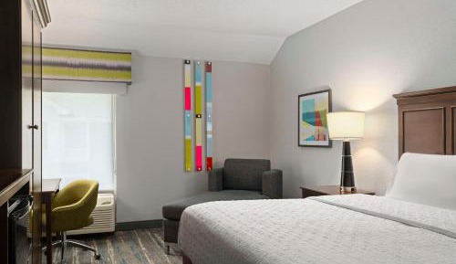 King Room with King Bed - Non-Smoking
