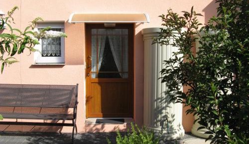 Apartment with Garden View