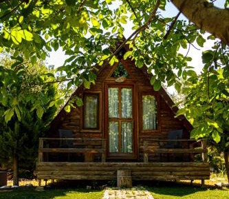 Wooden Bungalow with Garden View