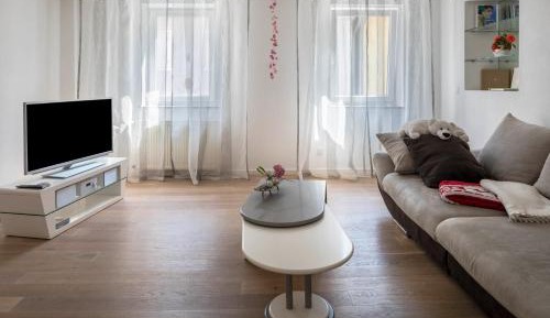 Superior One-Bedroom Apartment