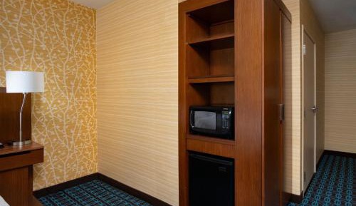 King Suite with Sofa Bed and Roll-in Shower - Mobility Accessible