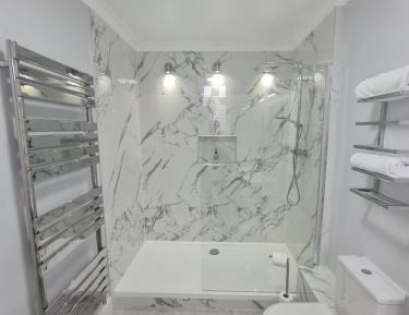 Twin Room with Shower