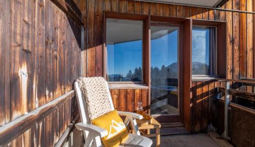 One-Bedroom Apartment with Sleeping Alcove (6 People)